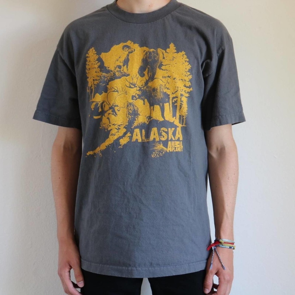 Animal planet alaska t shirt